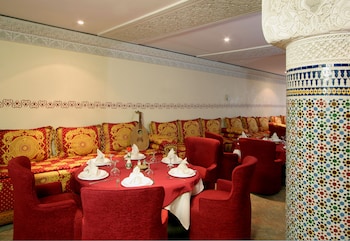 hotel tghat
