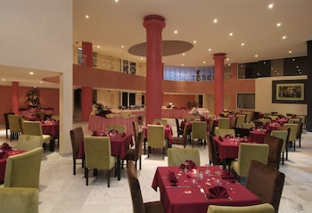 hotel tghat