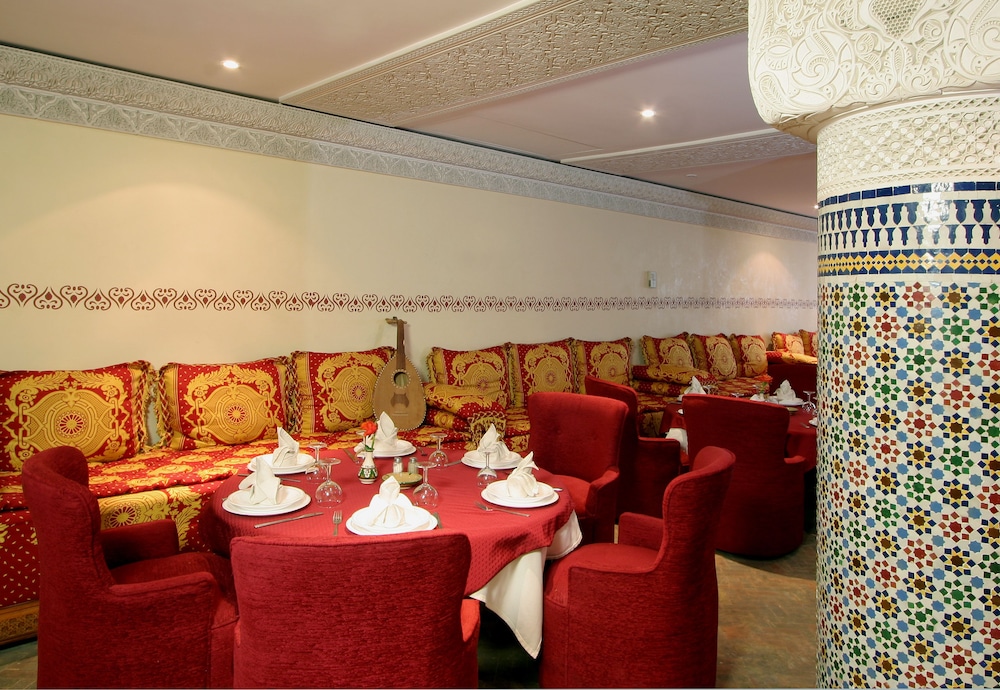 hotel tghat