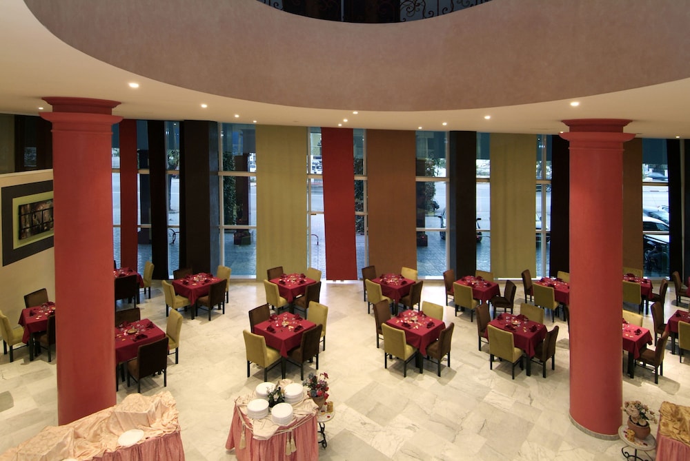 hotel tghat