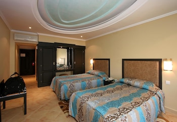 hotel tghat