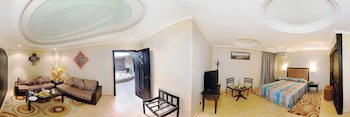 hotel tghat