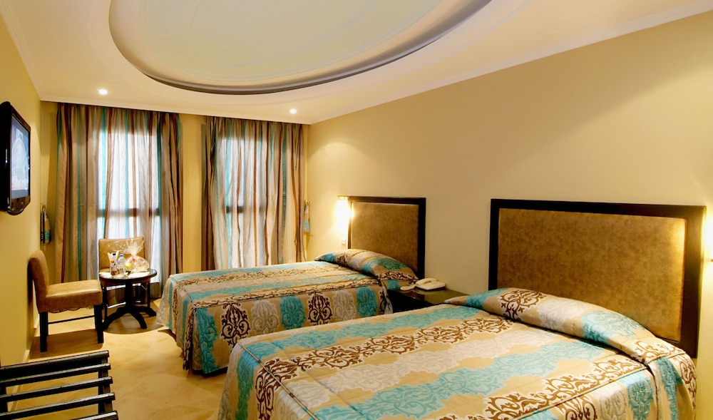 hotel tghat