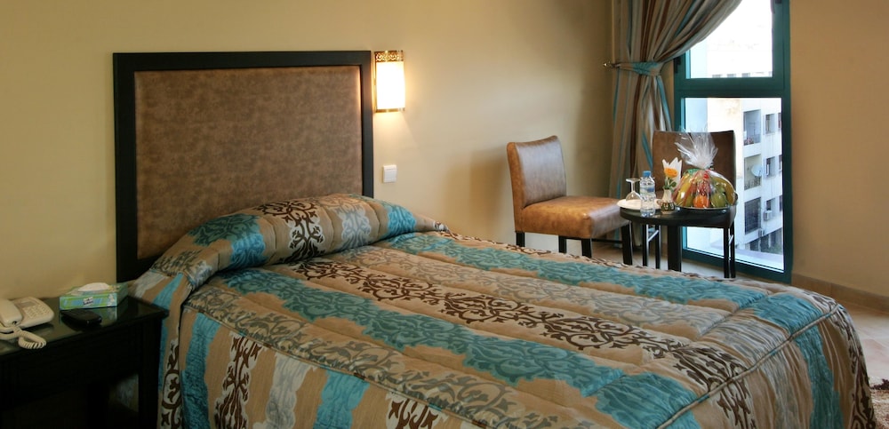 hotel tghat
