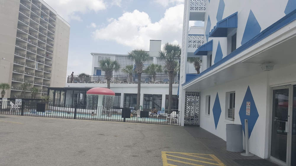 polynesian beach and golf resort