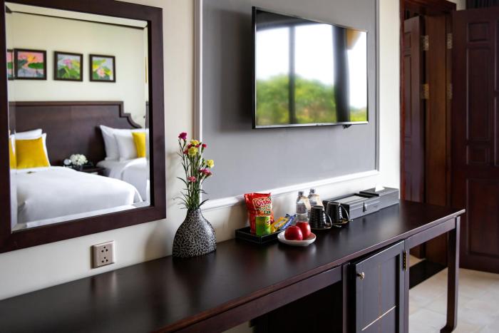 mulberry collection silk village