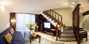 mulberry collection silk village