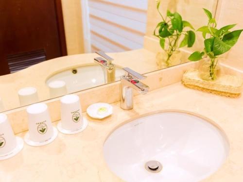 greentree inn shanghai jiading the south of f1 circuit fangtai hardware market express hotel