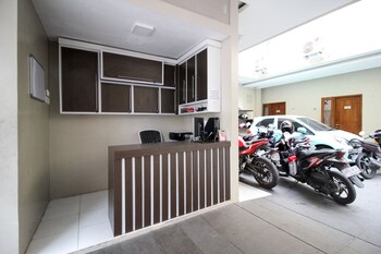 reddoorz plus near upn jogjakarta 2