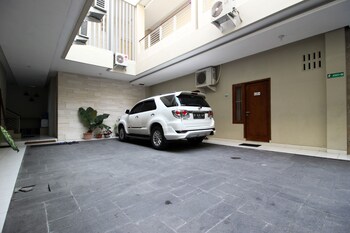 reddoorz plus near upn jogjakarta 2