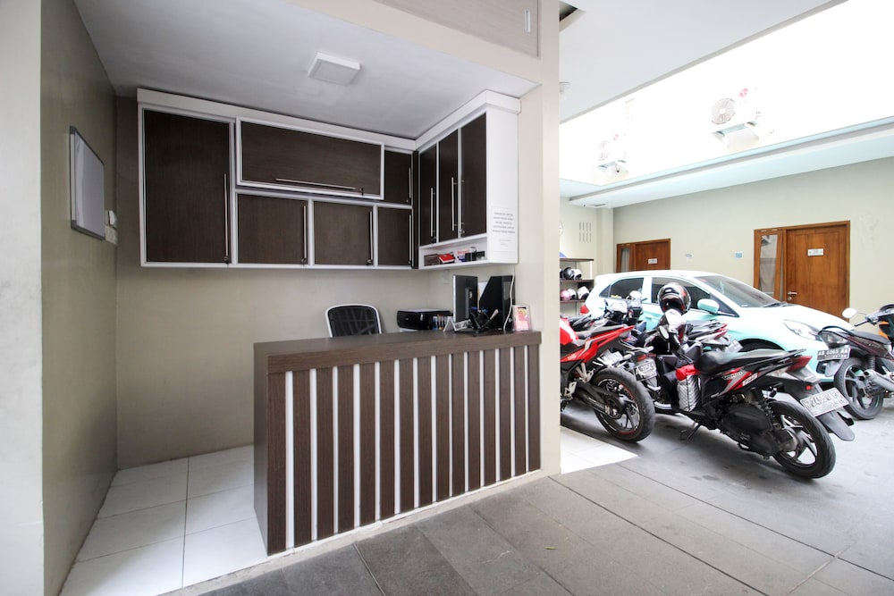 reddoorz plus near upn jogjakarta 2