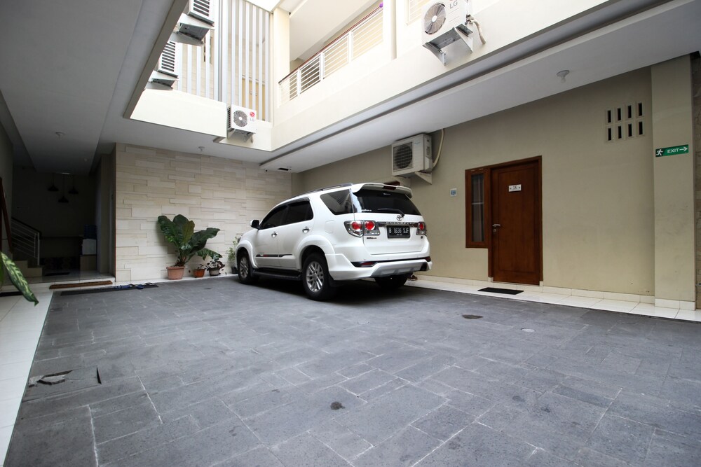 reddoorz plus near upn jogjakarta 2