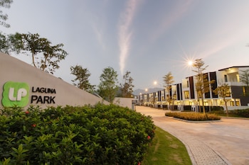 laguna park townhouses