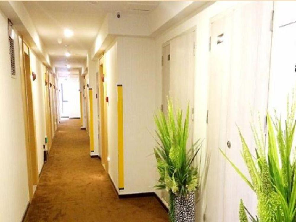 iu hotel xian zhong gu lou square