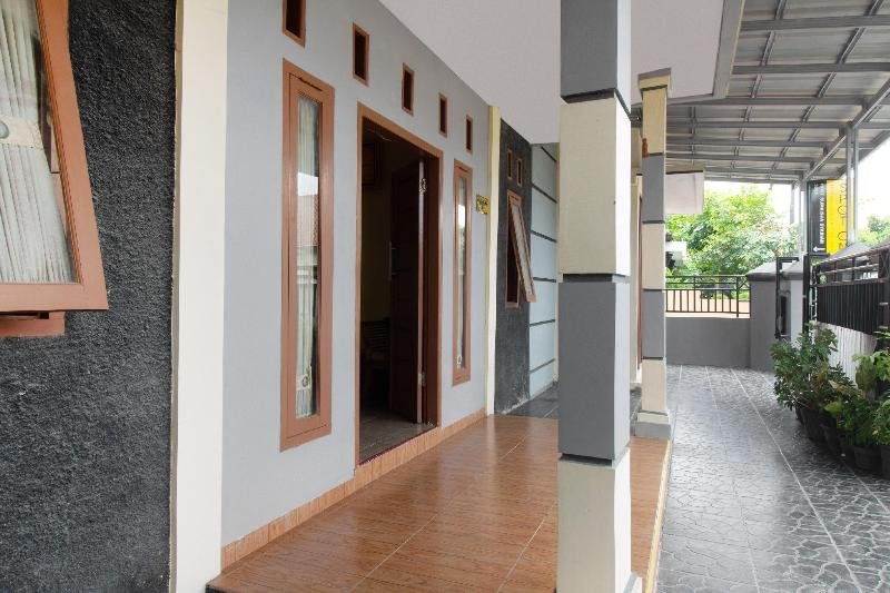 spot on 3005 kost rumaisha syariah