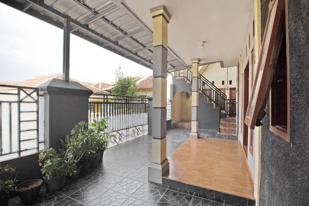 spot on 3005 kost rumaisha syariah