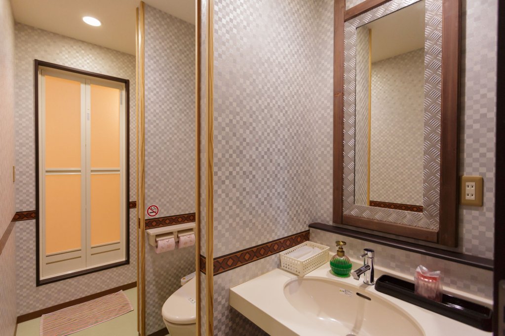 etavia yufuin ekimae