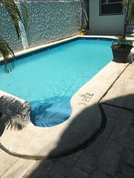 hotel restaurant hamilton