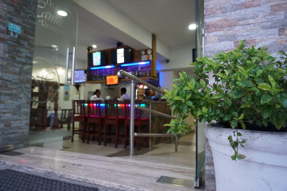 hotel restaurant hamilton