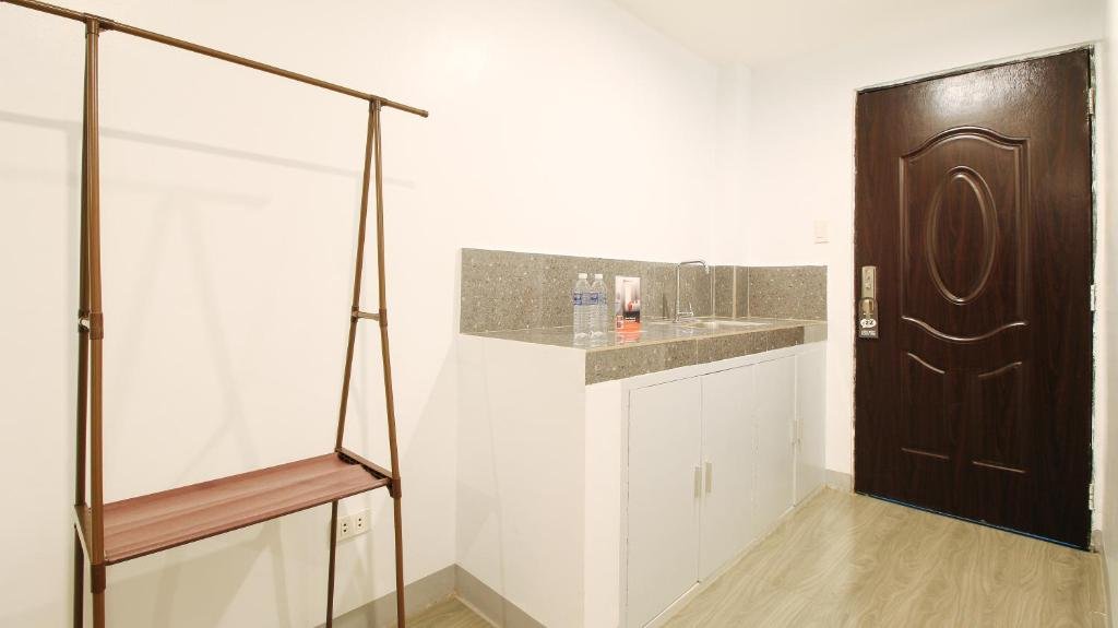 reddoorz near zobel roxas st