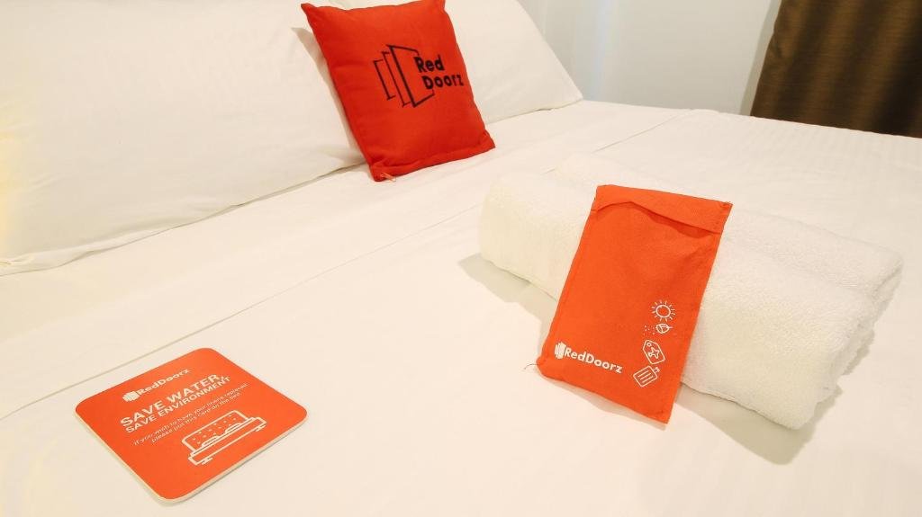 reddoorz near zobel roxas st