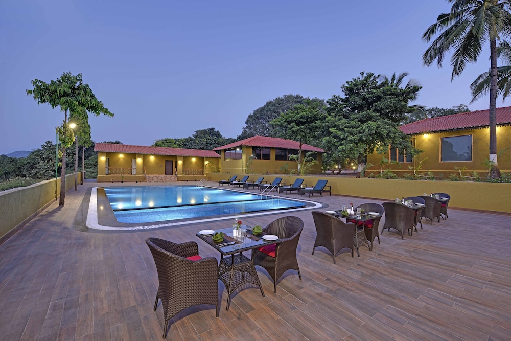 gir lion safari camp