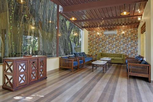 gir lion safari camp