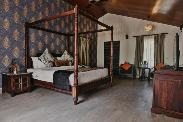 gir lion safari camp