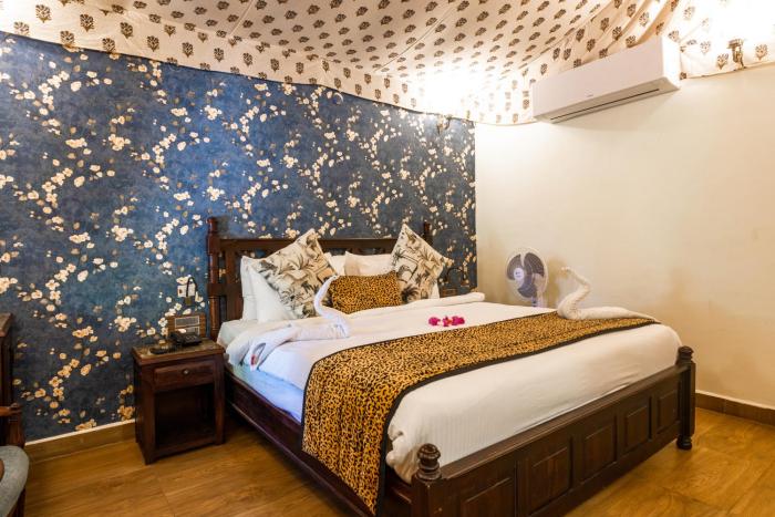 gir lion safari camp