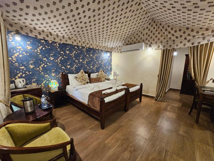 gir lion safari camp