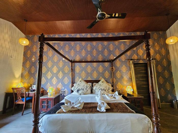 gir lion safari camp