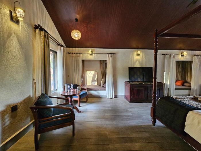gir lion safari camp