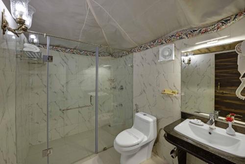gir lion safari camp