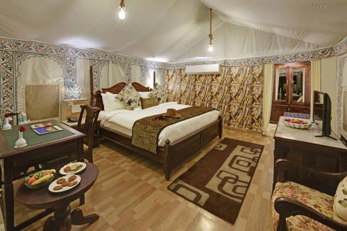 gir lion safari camp