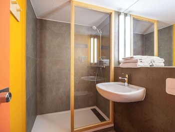 Greet Brussels Airport Zaventem,,2 star