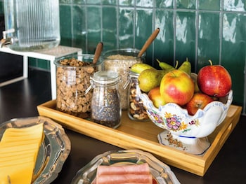 Greet Brussels Airport Zaventem,,2 star