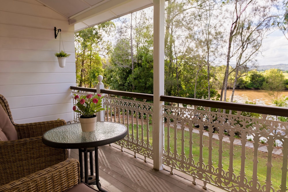 bli bli house riverside retreat