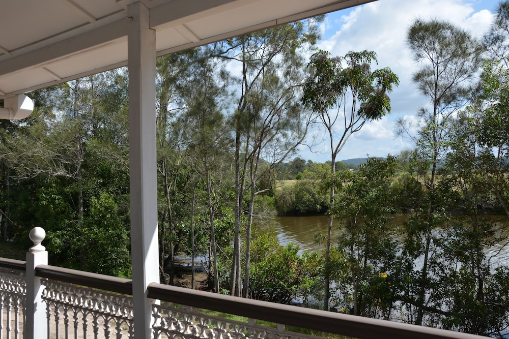 bli bli house riverside retreat