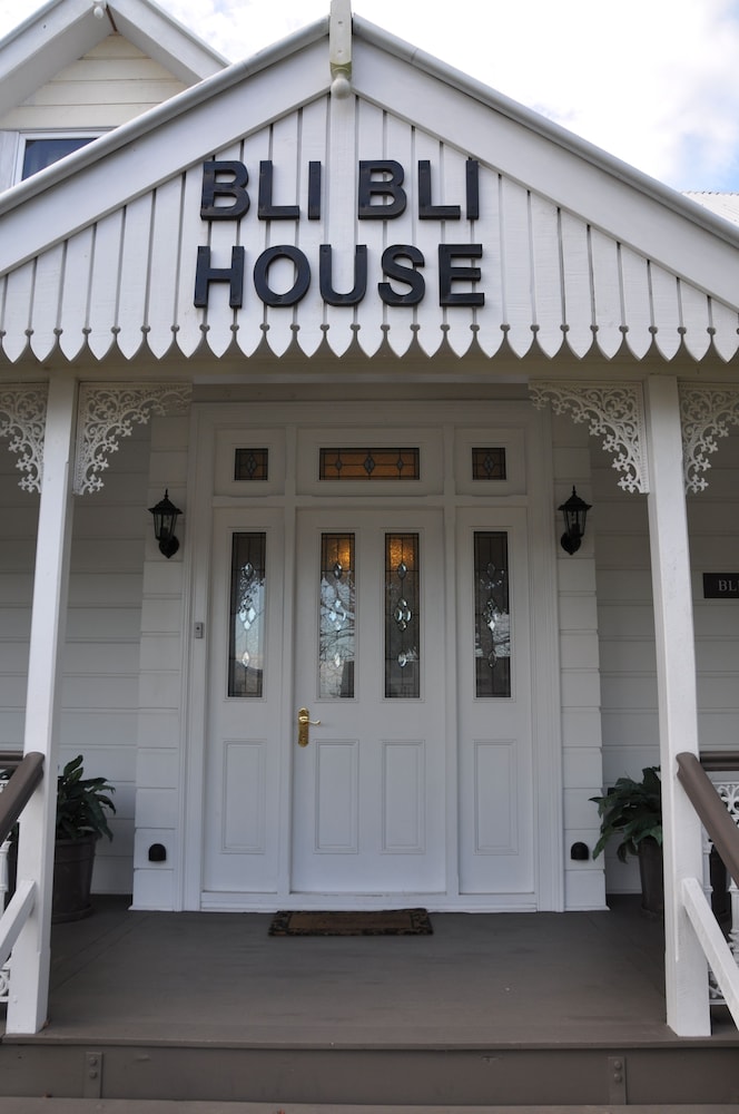 bli bli house riverside retreat