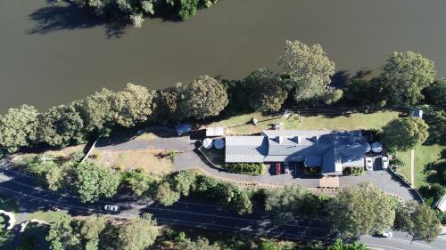 bli bli house riverside retreat