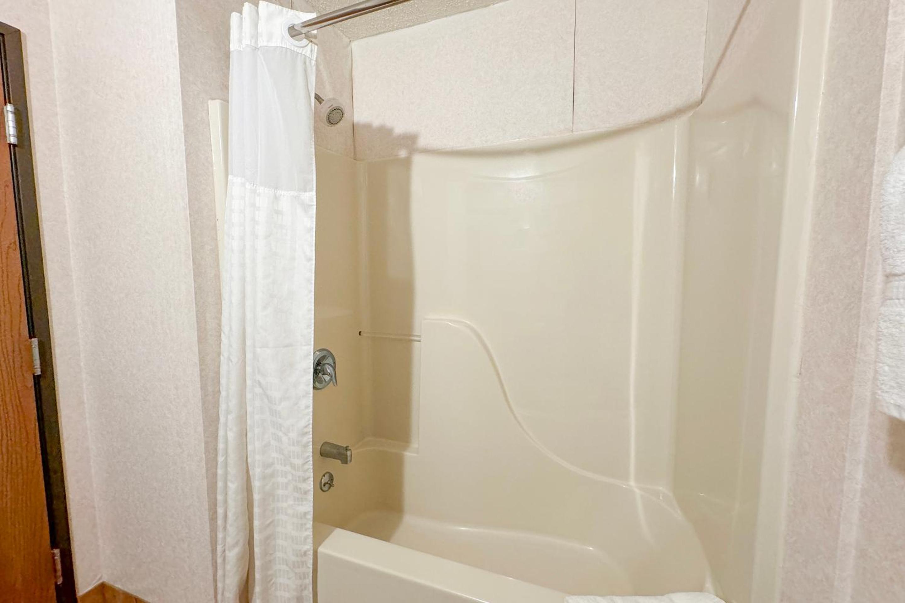 fairbridge inn and suites batavia darien amusement park