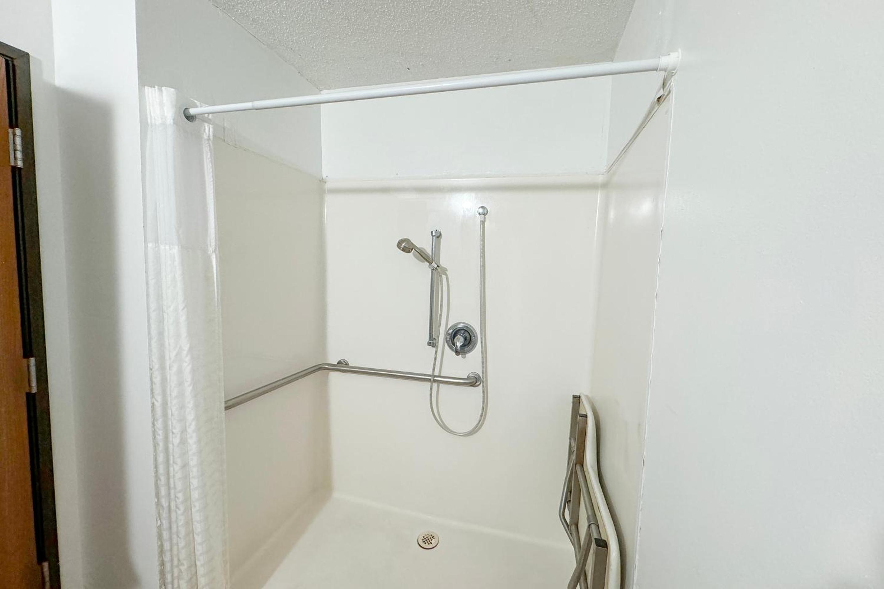 fairbridge inn and suites batavia darien amusement park