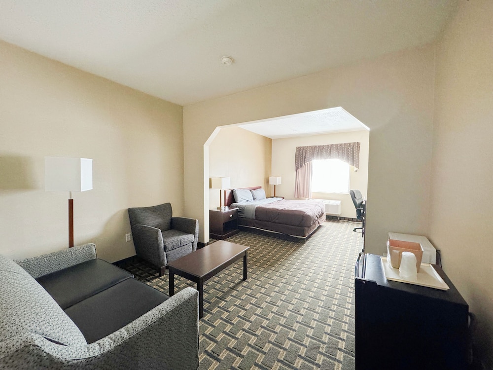 fairbridge inn and suites batavia darien amusement park