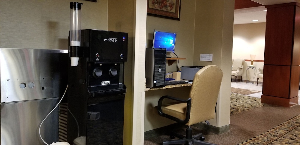 fairbridge inn and suites batavia darien amusement park