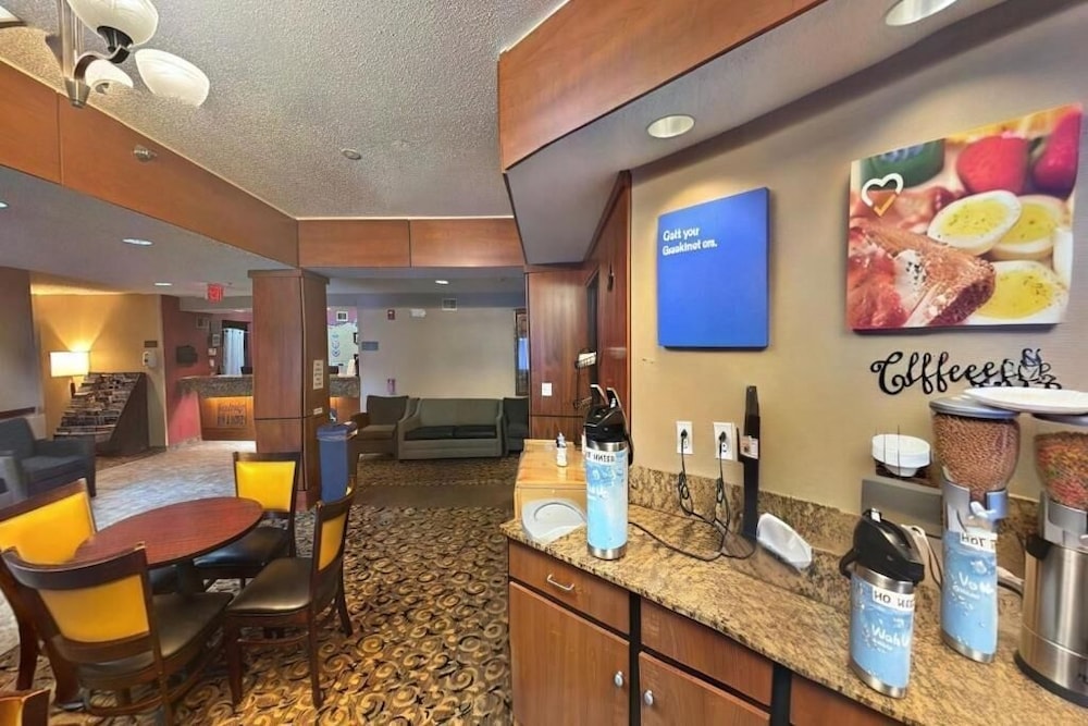 fairbridge inn and suites batavia darien amusement park
