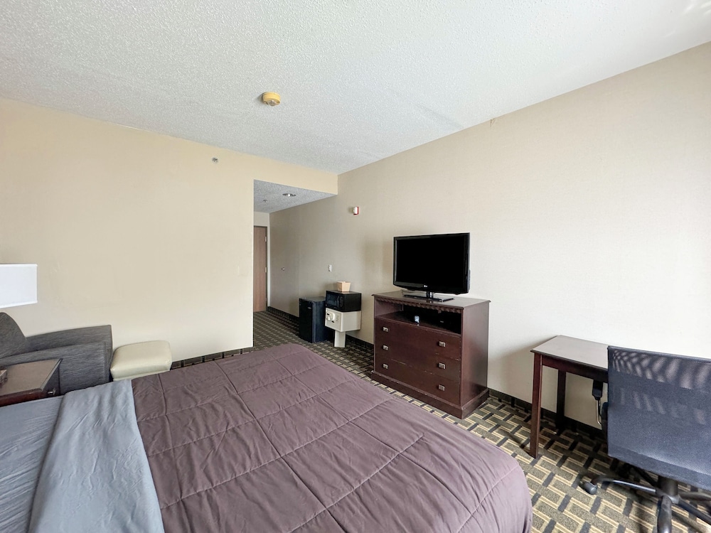 fairbridge inn and suites batavia darien amusement park