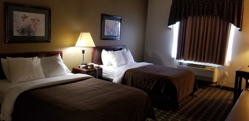 fairbridge inn and suites batavia darien amusement park