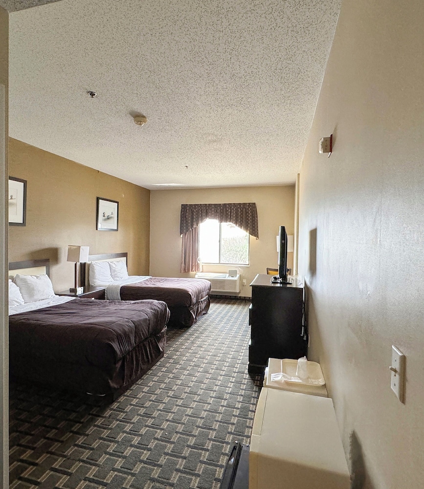 fairbridge inn and suites batavia darien amusement park
