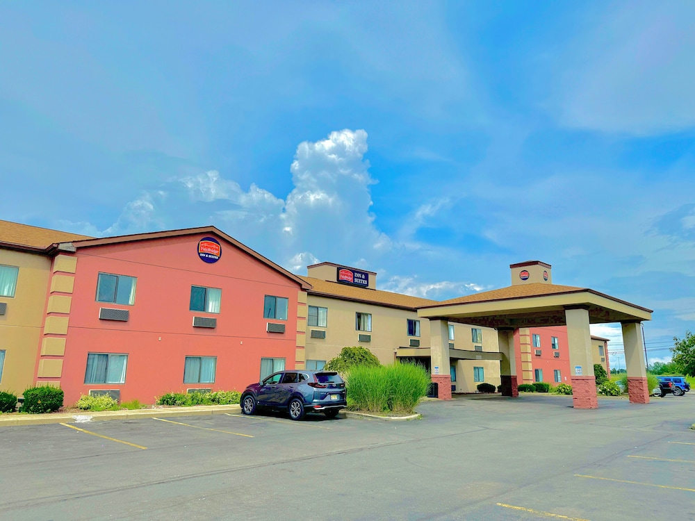 fairbridge inn and suites batavia darien amusement park