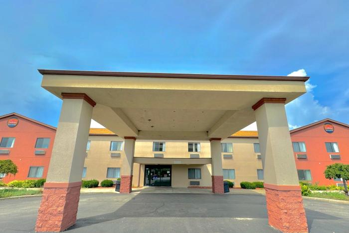 fairbridge inn and suites batavia darien amusement park